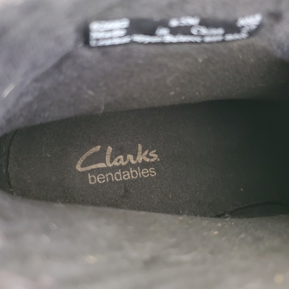 Clarks Bendables Suede Lace Up Block Heel Ankle Bootie - Picture 9 of 10